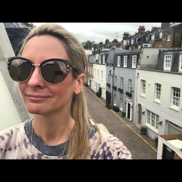 Style: Classy, Sassy, Elegant, Edgy, Chic, OnTrend - Picture 1 of 8